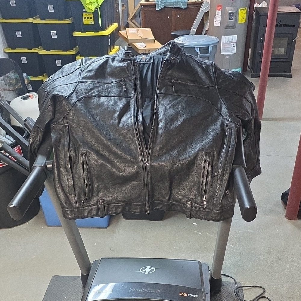 Harley-Davidson Black Leather Riding Jacket with Zip Pockets